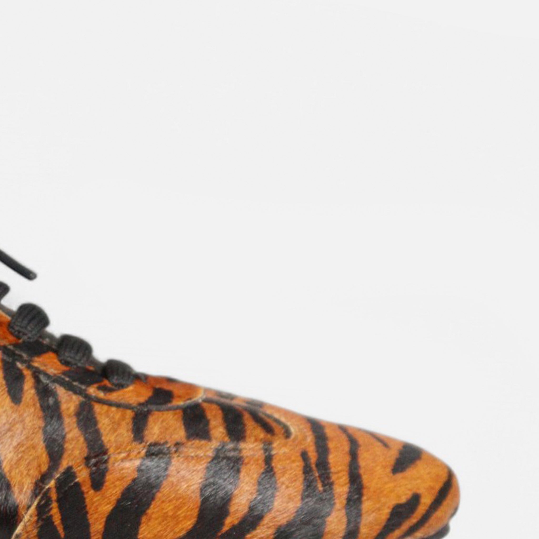 Tênis Oxford em Couro Animal Listrado Caramelo