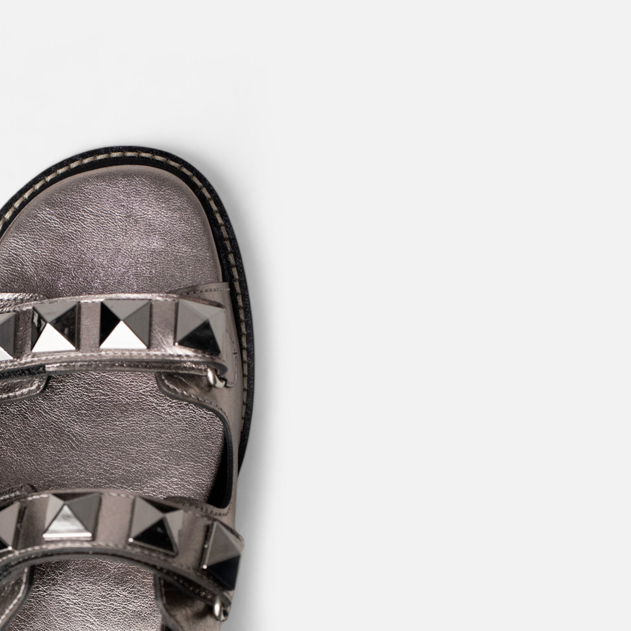 Papete Pirâmides em Couro Ônix