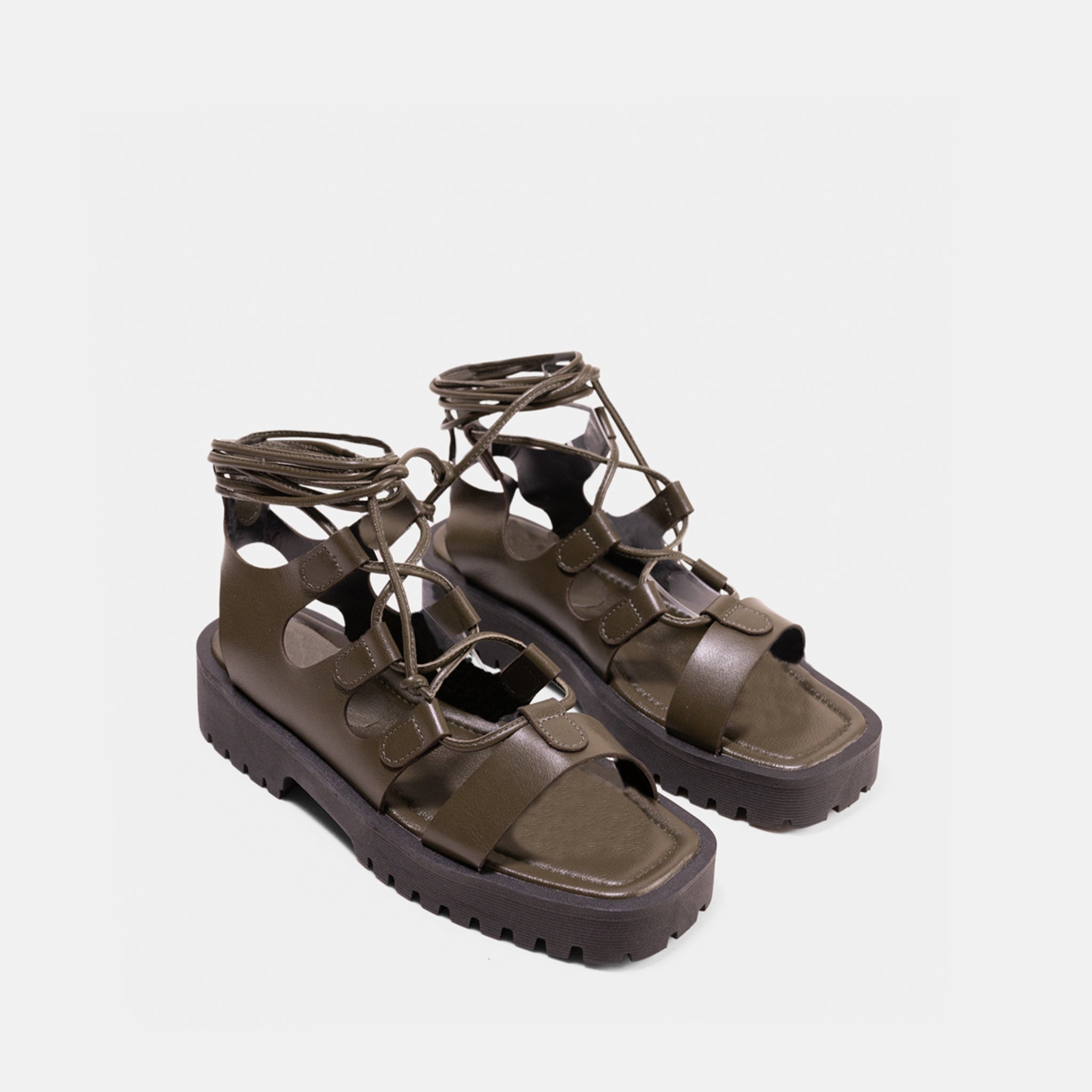 Sandália de Amarração com Solado Tratorado em Couro Musgo