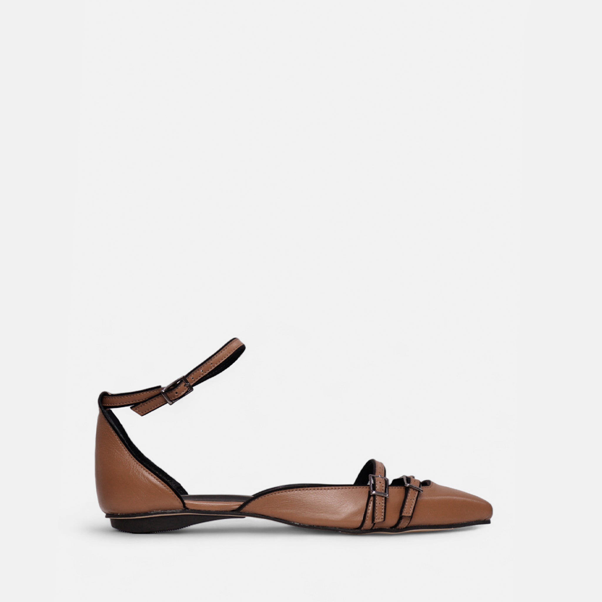 Sapatilha Decotada em Couro Sela