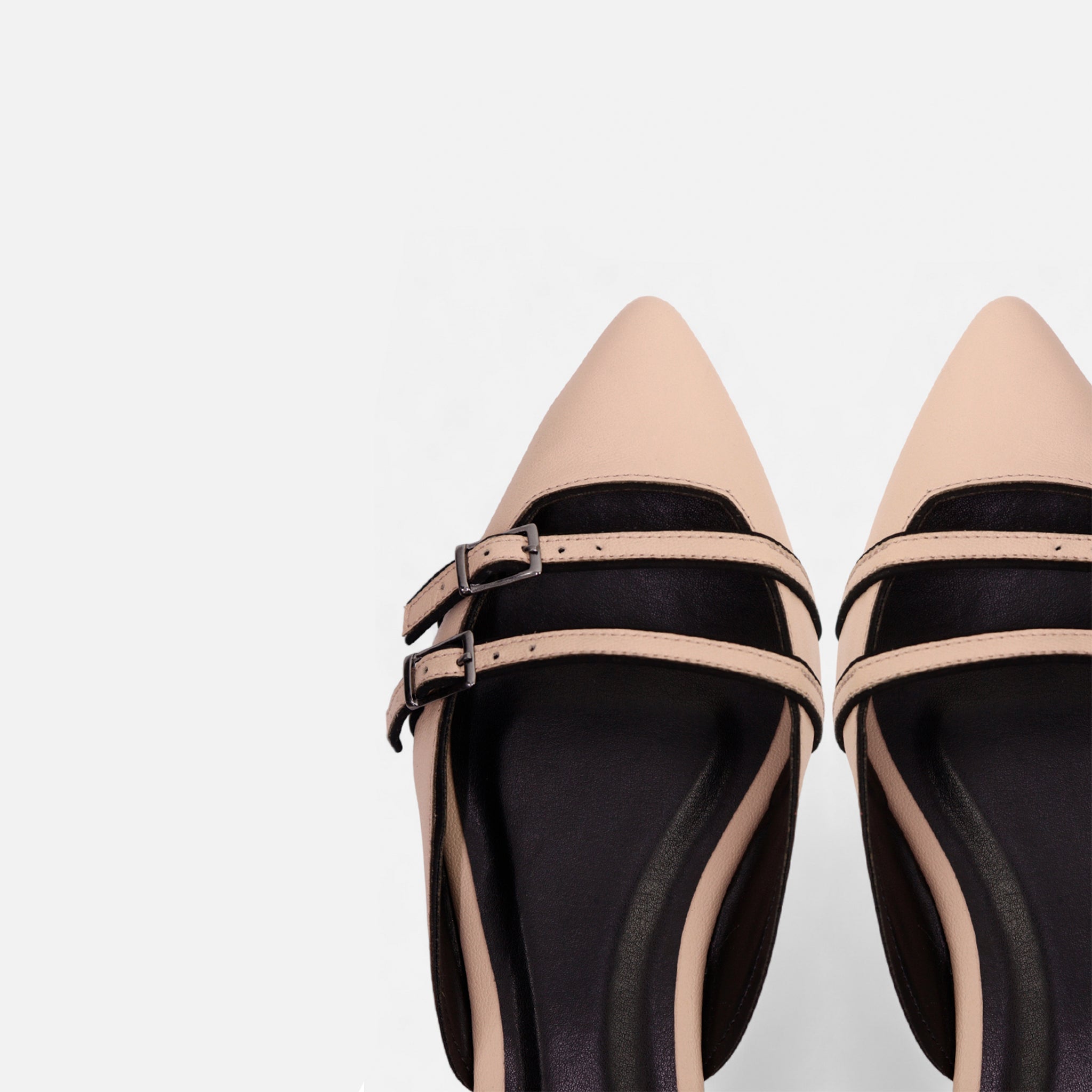 Sapatilha Decotada em Couro Sand