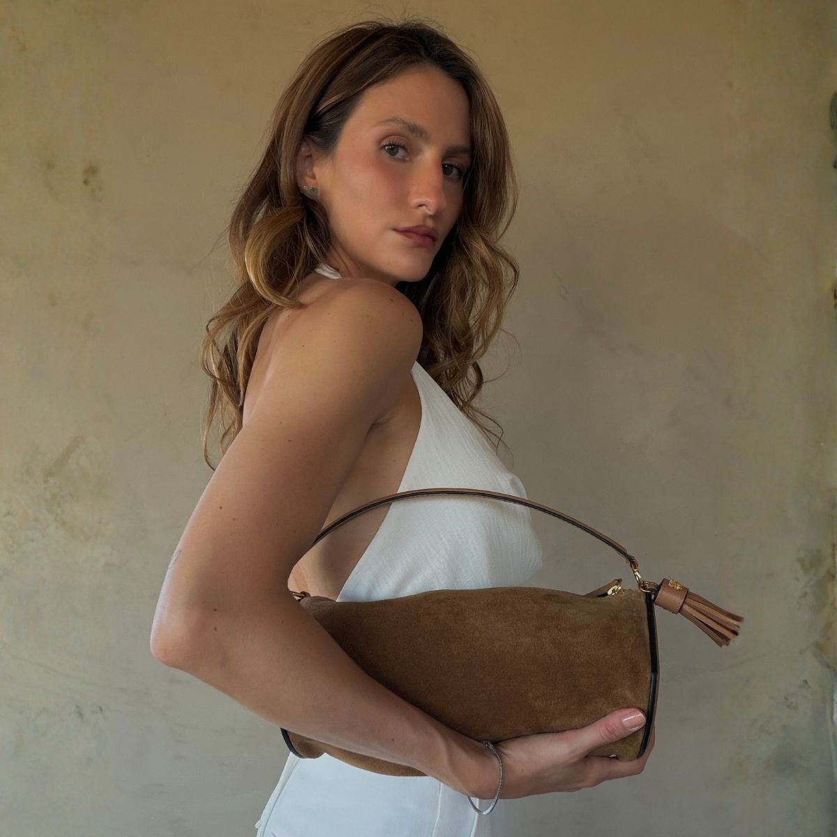 Bolsa Jade Cilíndrica em Camurça Sela