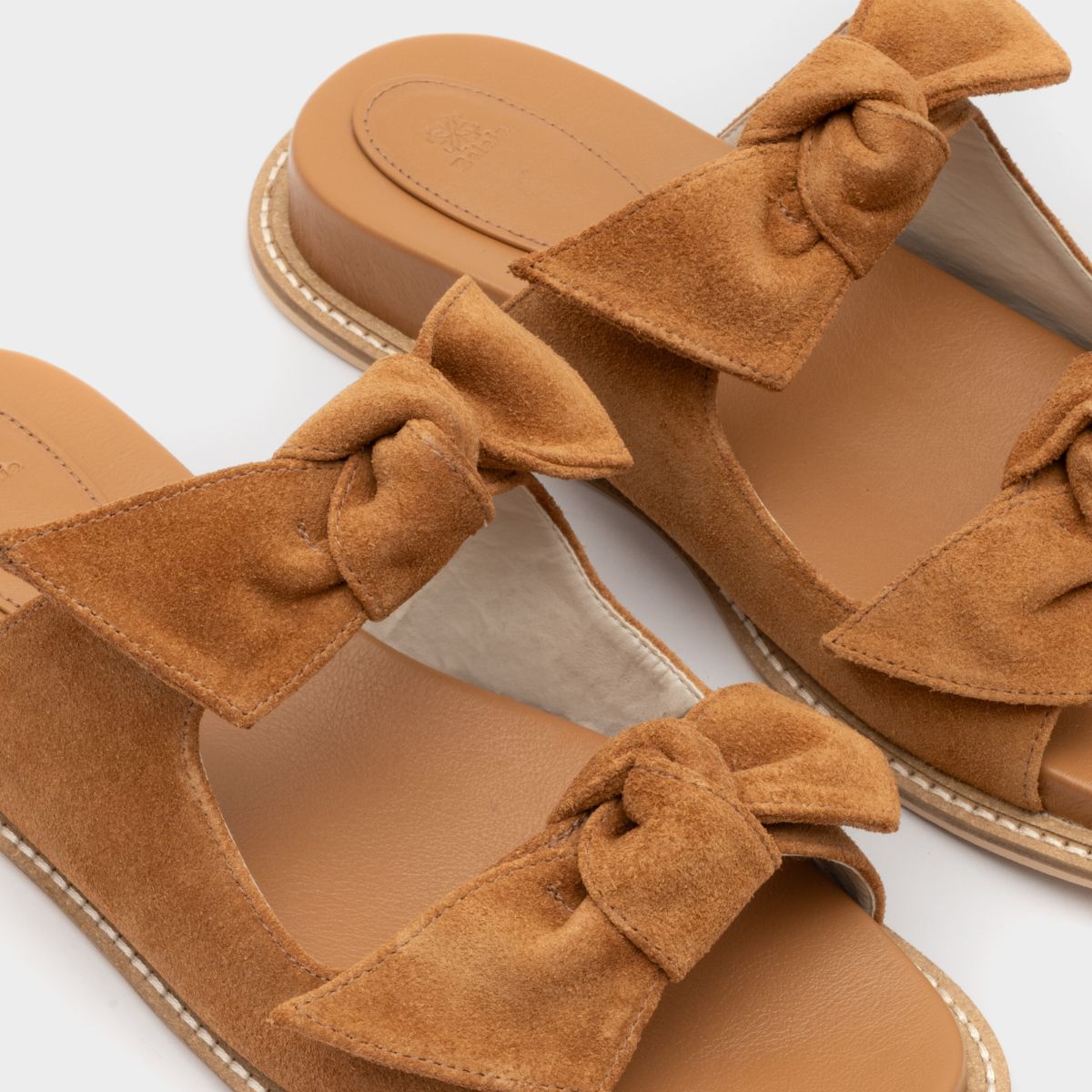 Papete Maxi Laços em Camurça Carmel