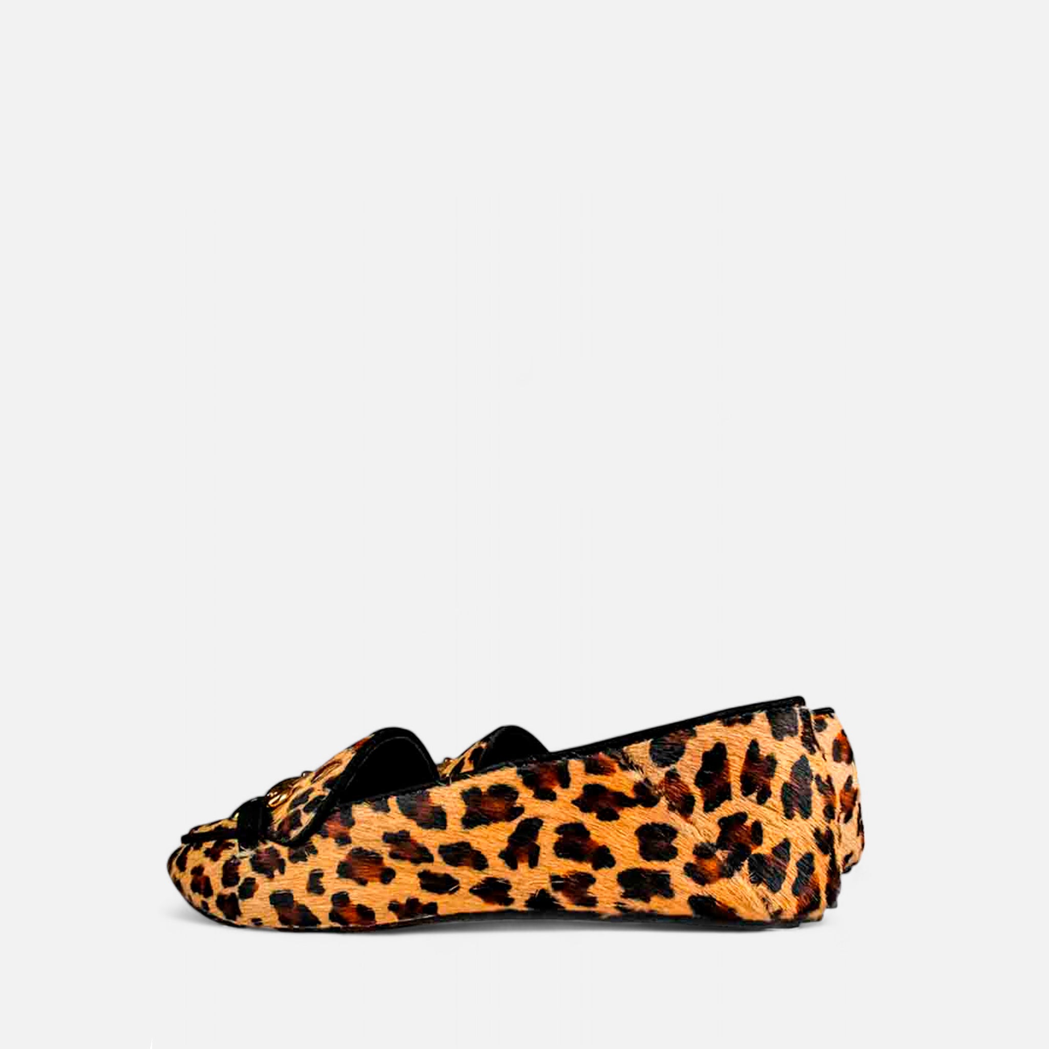 Mocassim com Detalhe em Metal em Couro Animal Print