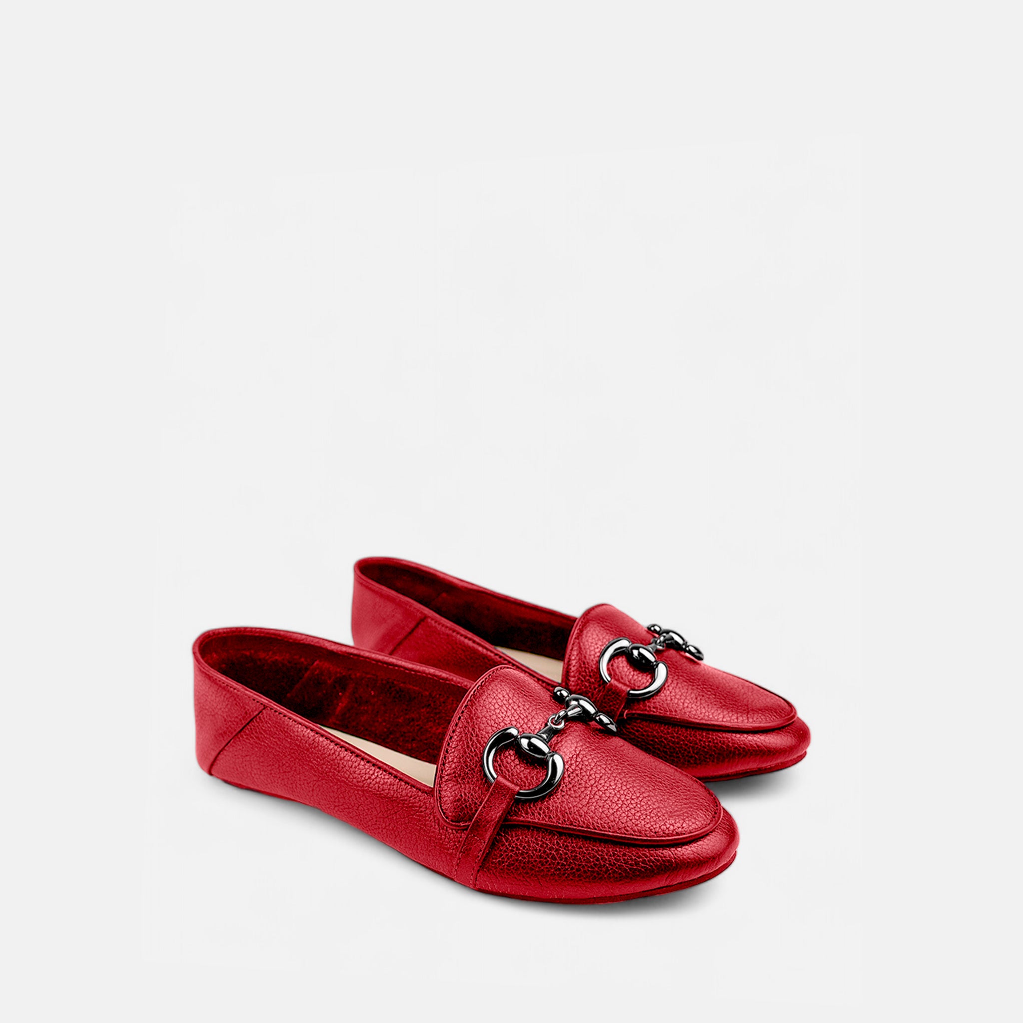 Mocassim com Detalhe em Metal em Couro Cereja