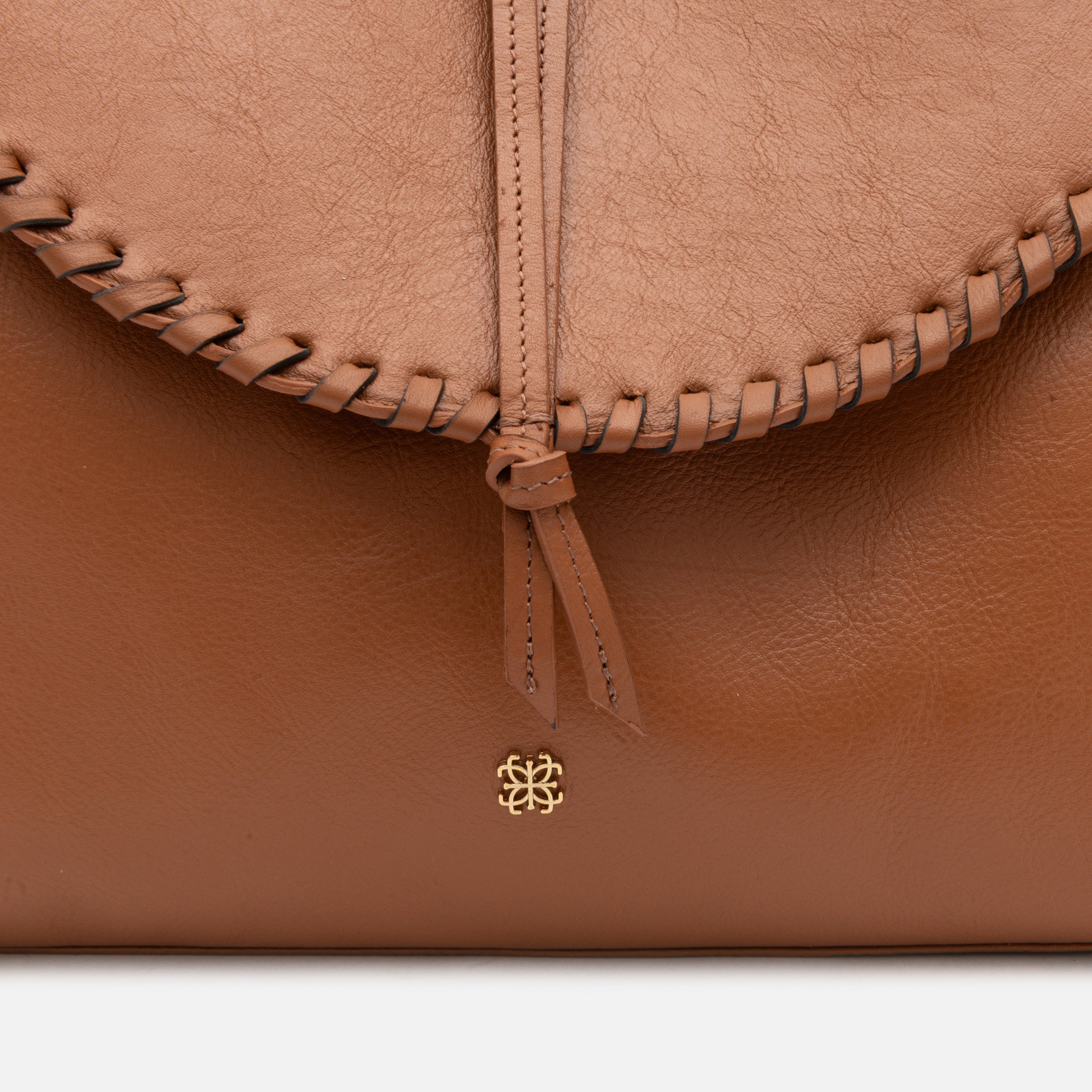 Bolsa Ivy em couro carmel