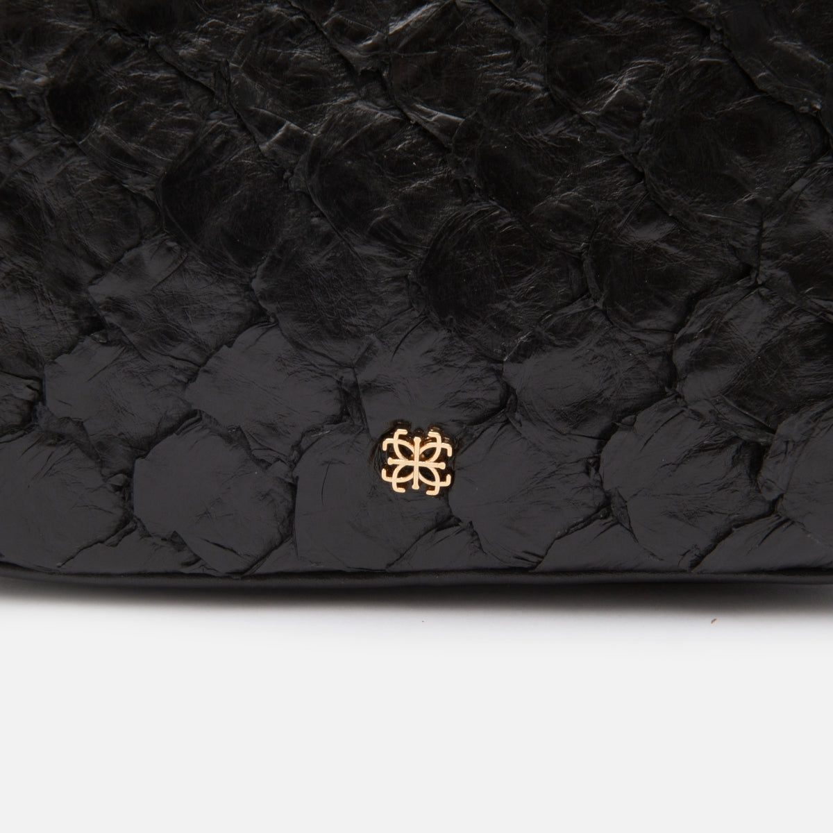 Bolsa Lívia em Couro Pirarucu Preto