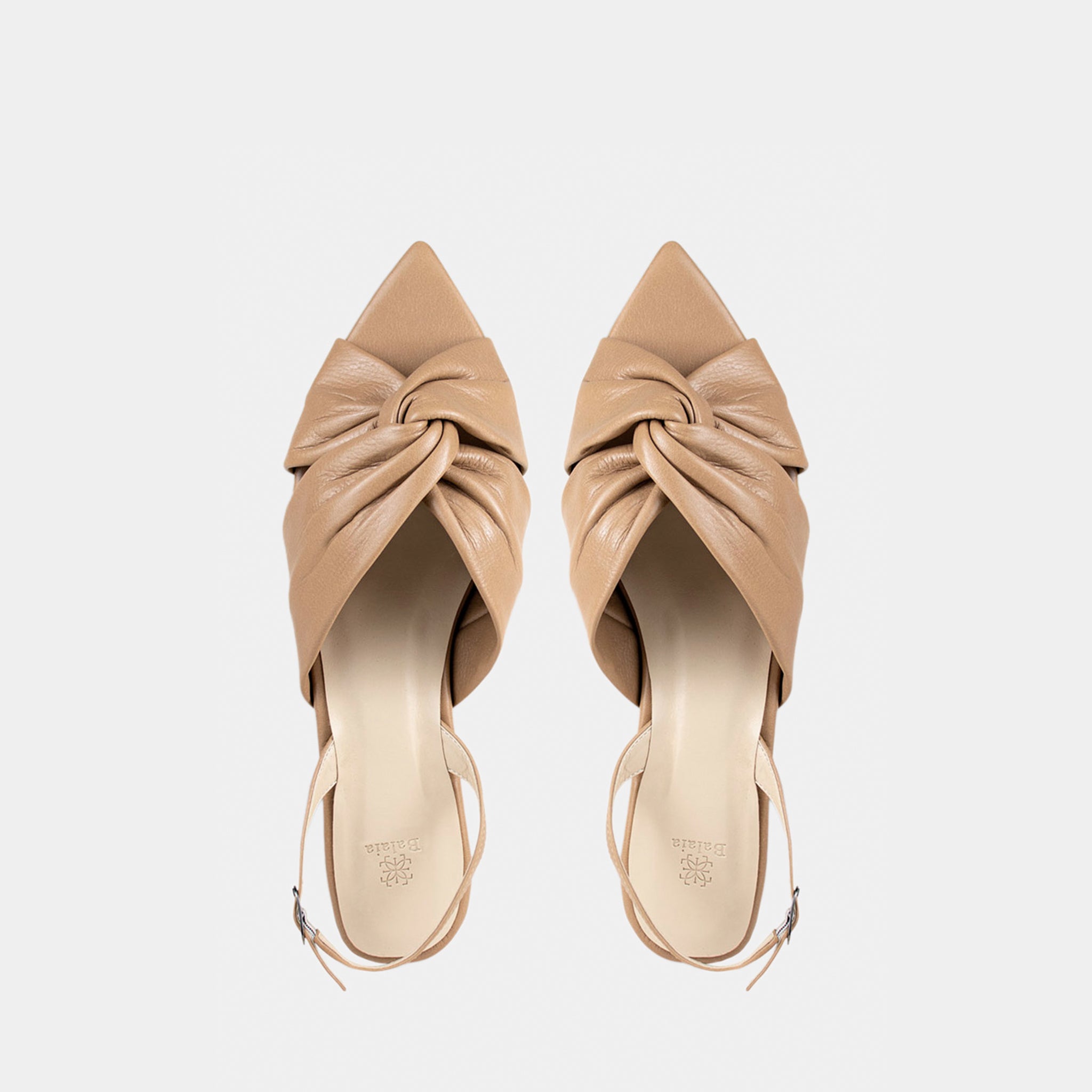 Slingback Tiras Entrelaçadas Pillow em Couro Bege
