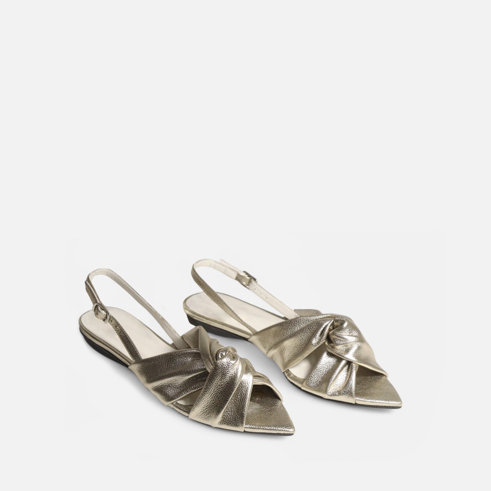 Slingback Tiras Entrelaçadas Pillow em Couro Ouro Velho