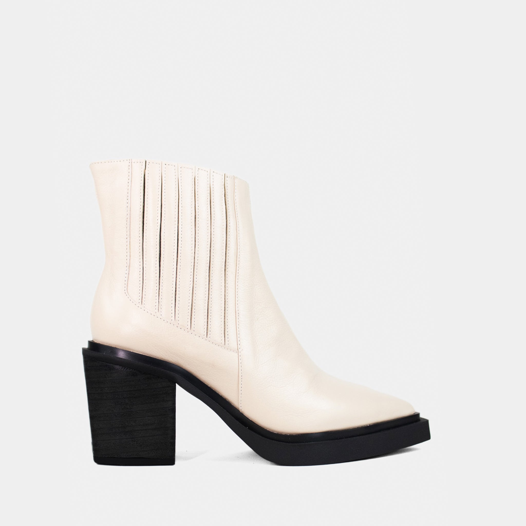 #cor_Off white