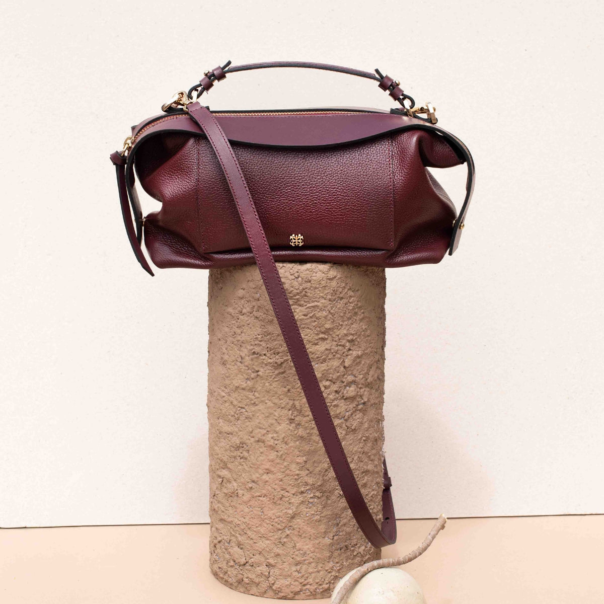 Bolsa Sil M em Couro Cabernet