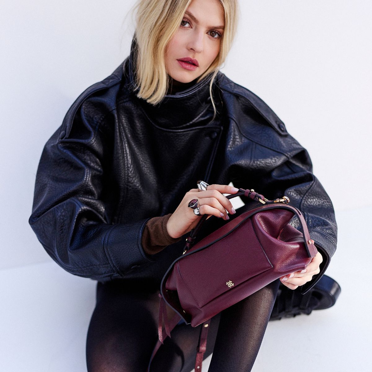 Bolsa Sil M em Couro Cabernet