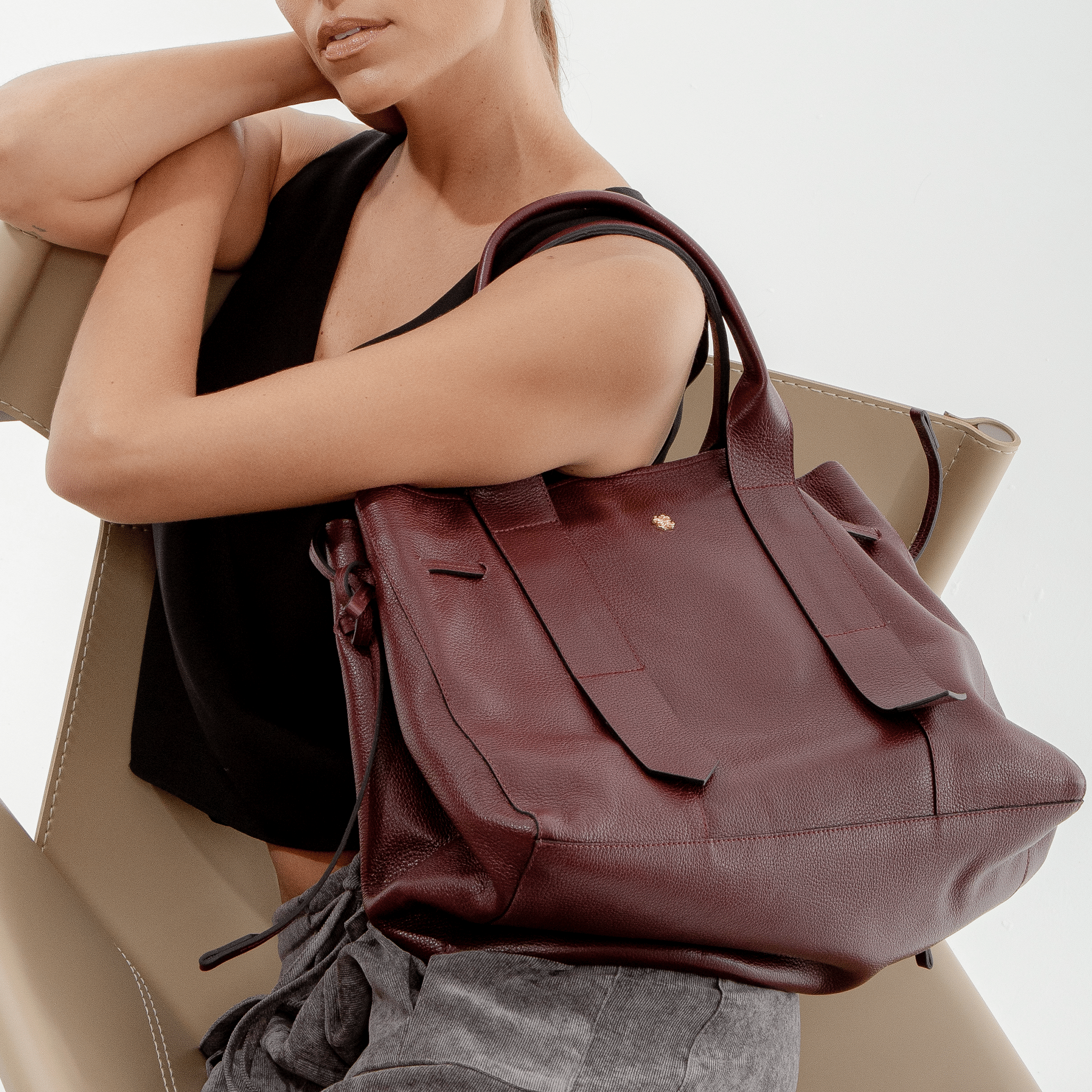 Bolsa Bianca com forro em Couro Cabernet - Balaia