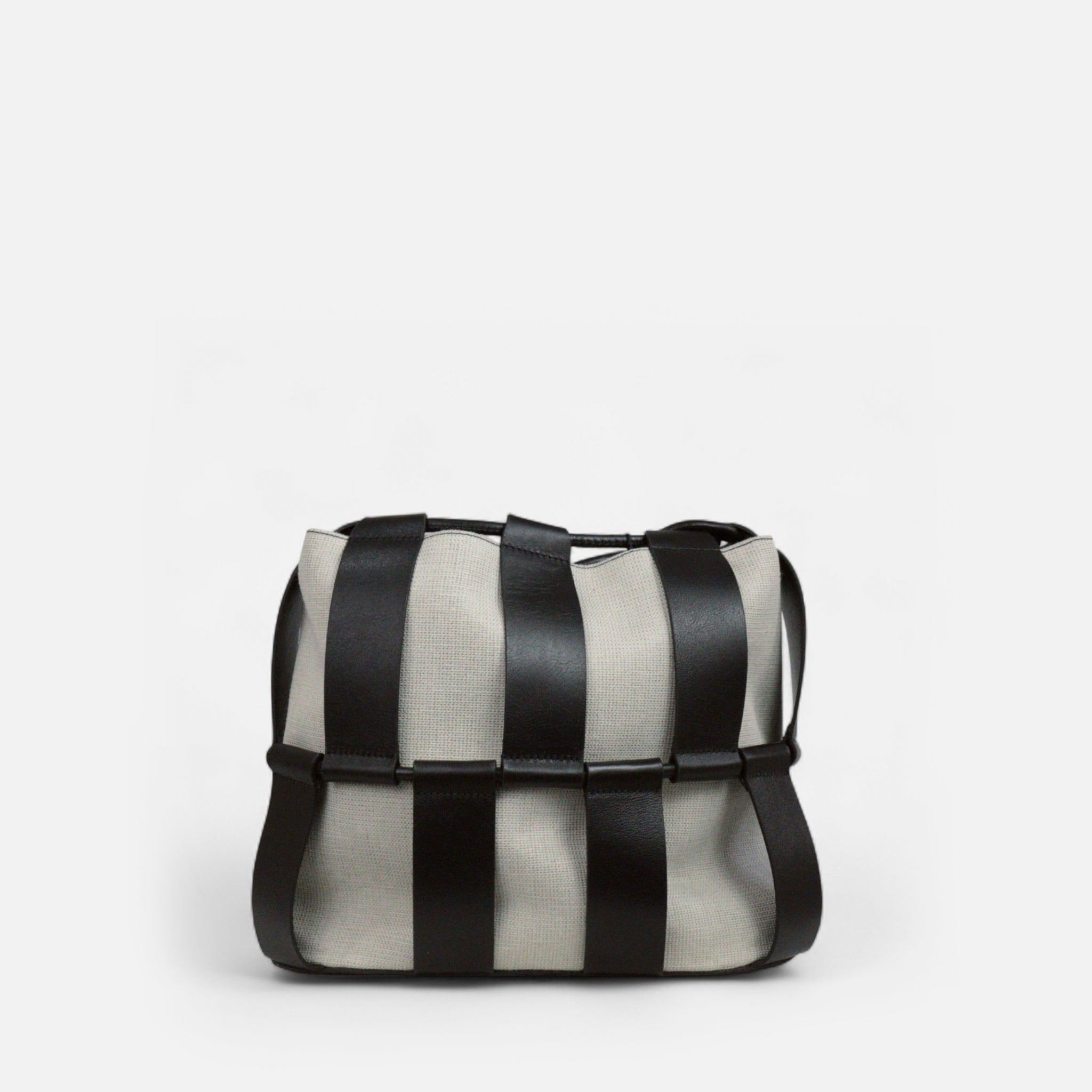 Bolsa Zena em Couro Preto - Balaia