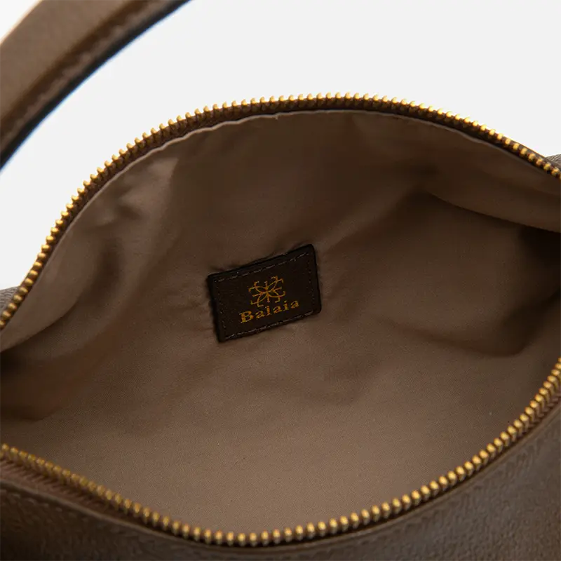Bolsa Jade Cilíndrica em Couro Taupe