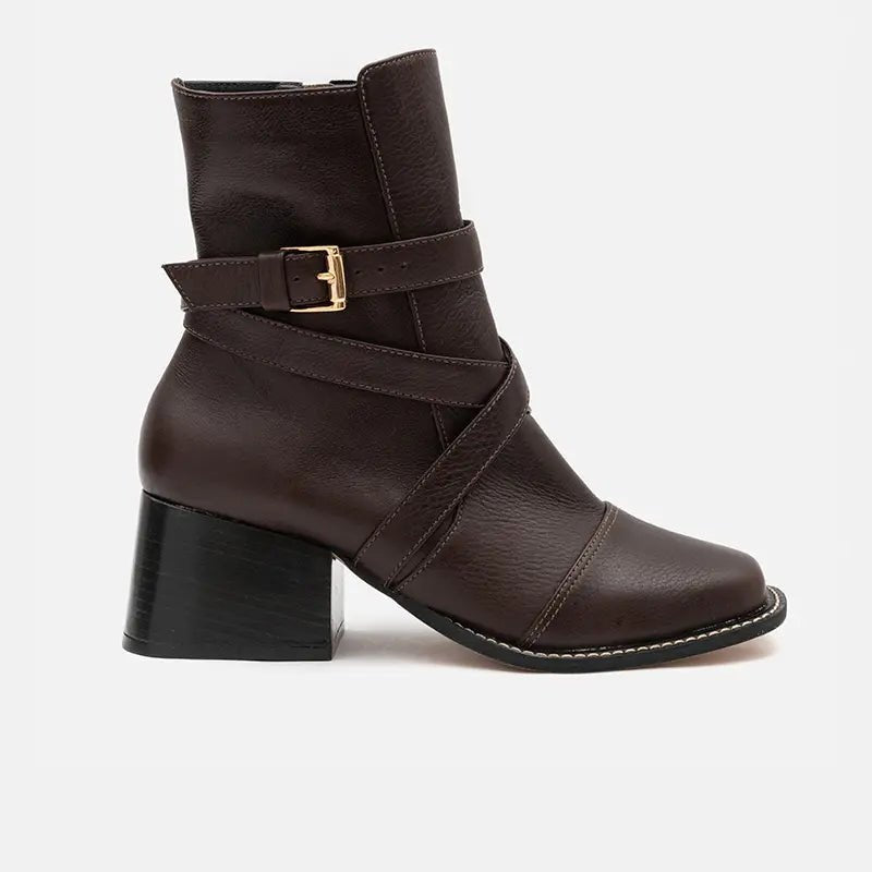 Bota Entrelaçada em Couro Café - Balaia