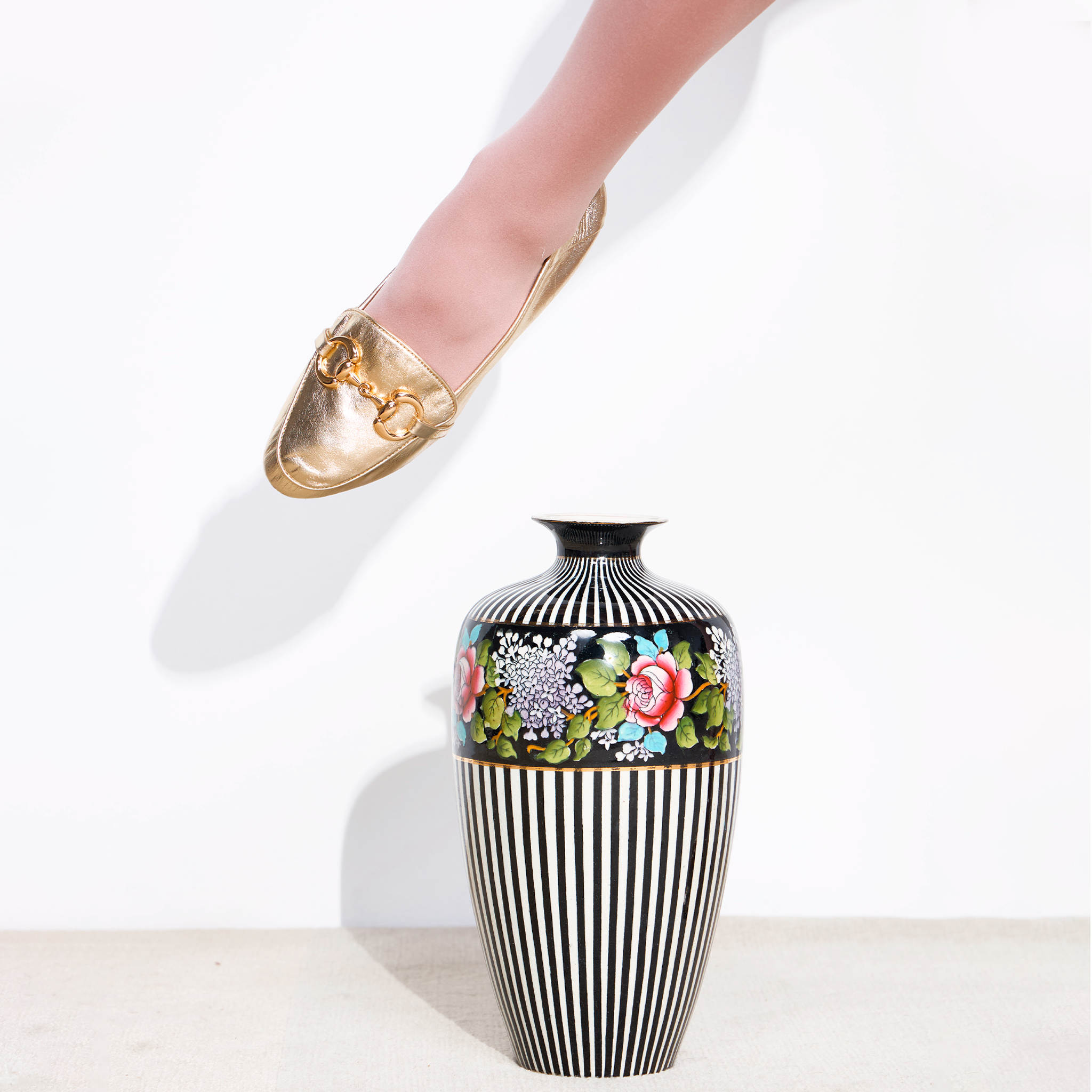 Mocassim com Detalhe em Metal em Couro Ouro Light