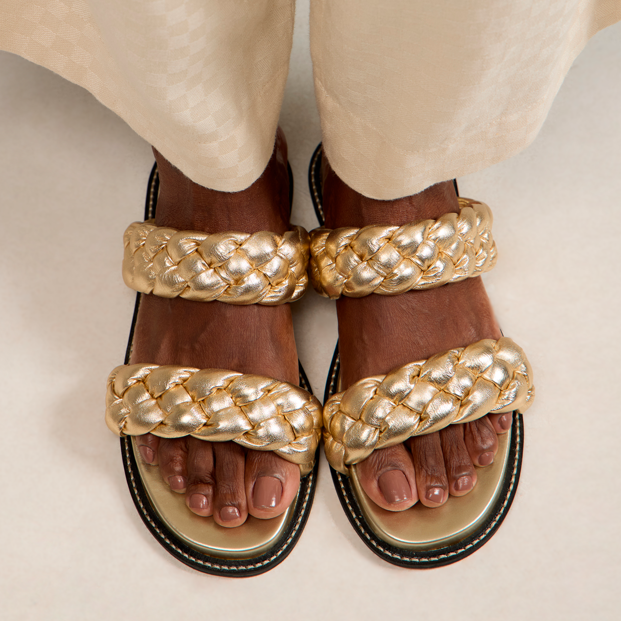 Birken Tranças Pillow em Couro Ouro Light