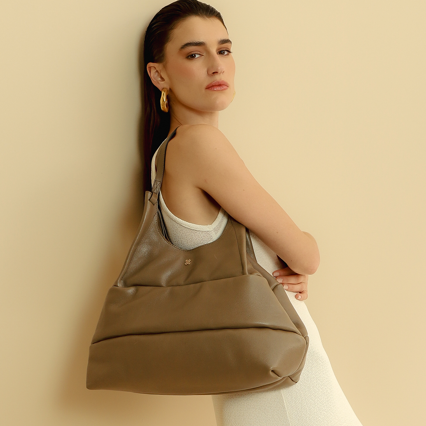 Bolsa Clara Tote em Couro Khaki