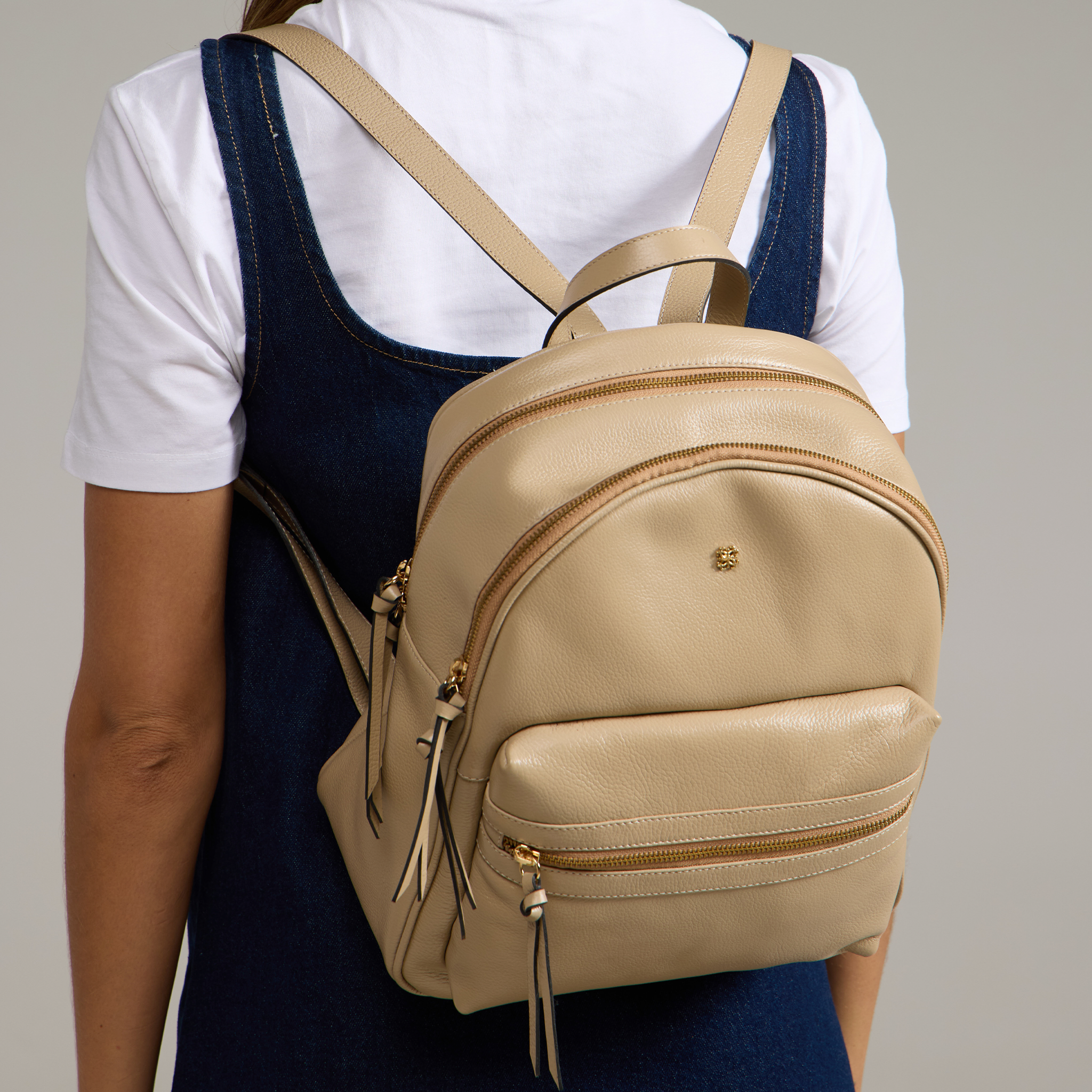 Mochila Basic M em Couro Bege