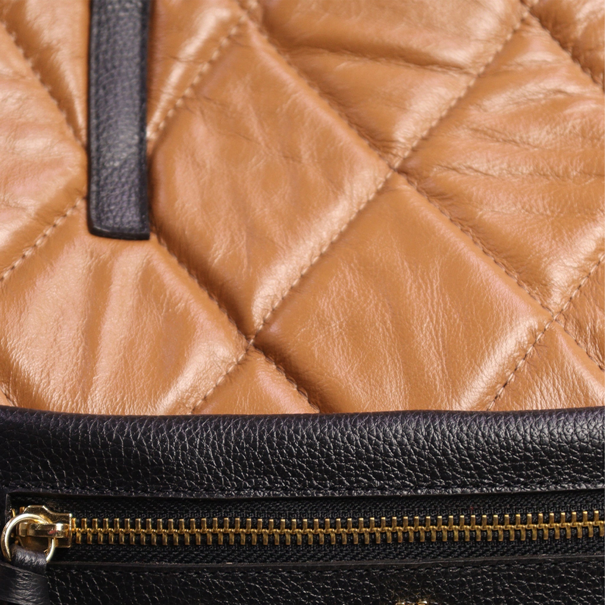 Bolsa Rafa G em Couro Carmel e Preto