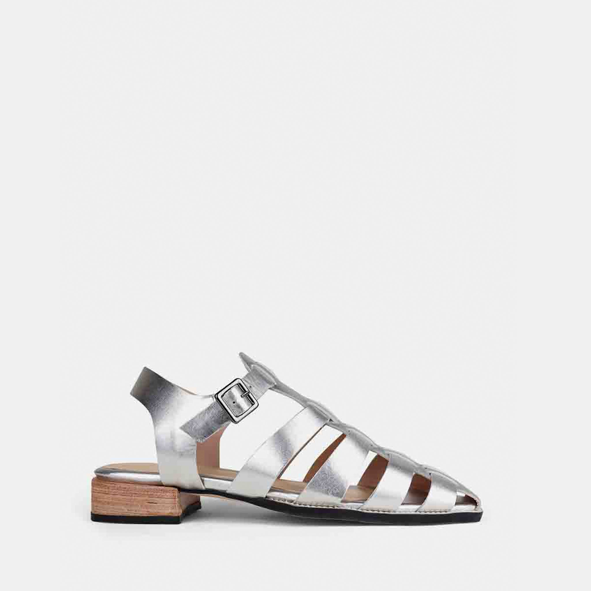Sandália Fisherman Salto Baixo em Couro Prata - Balaia