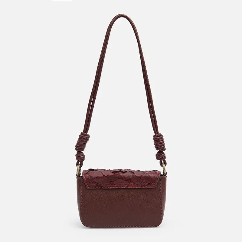 Bolsa Selena em Couro Pirarucu Cabernet