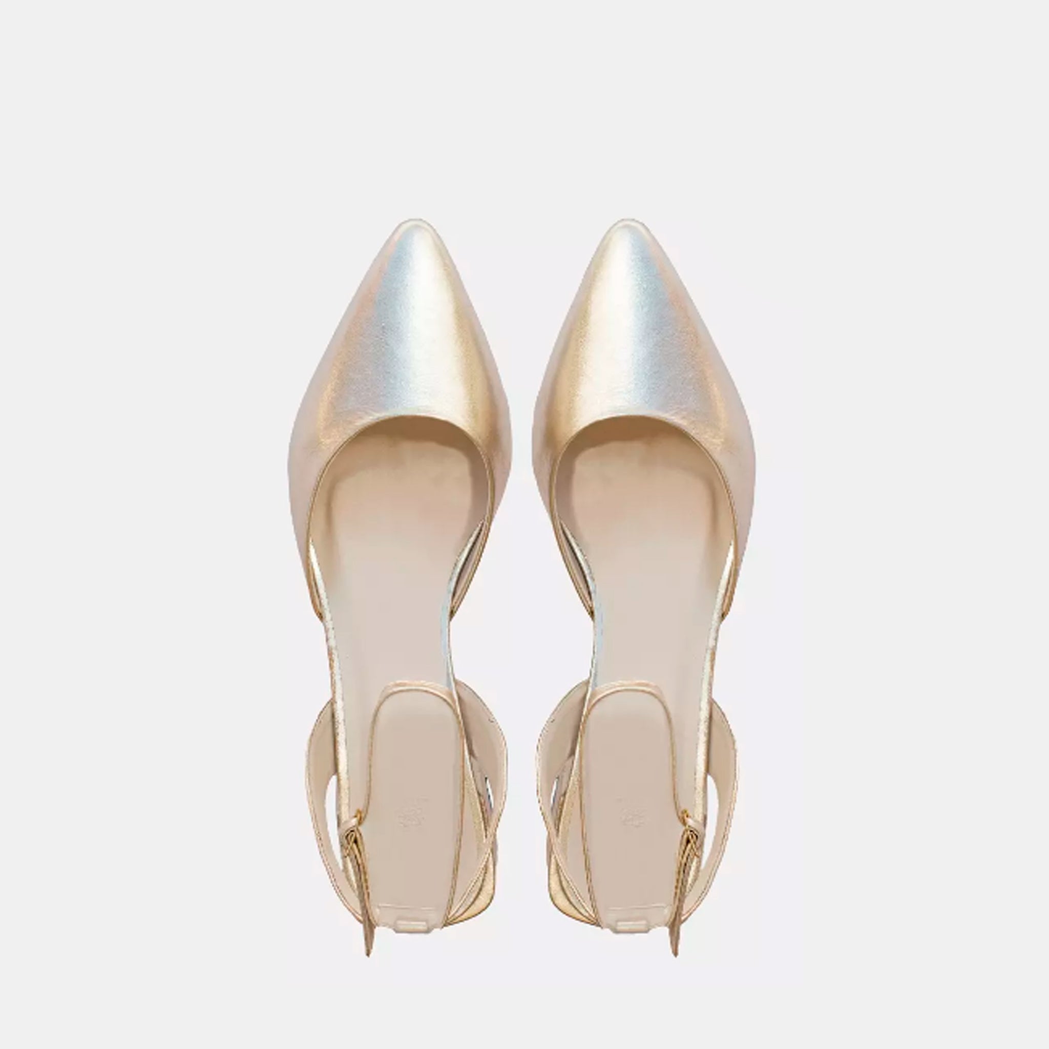 Scarpin com salto bloco em Couro Ouro Light