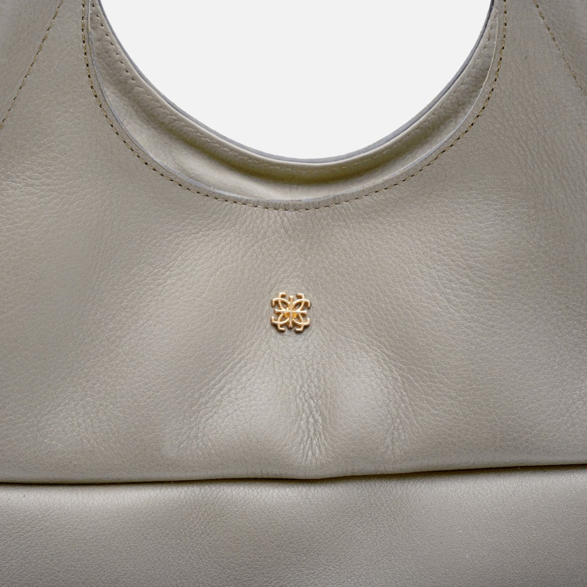 Bolsa Clara Tote em Couro Ash
