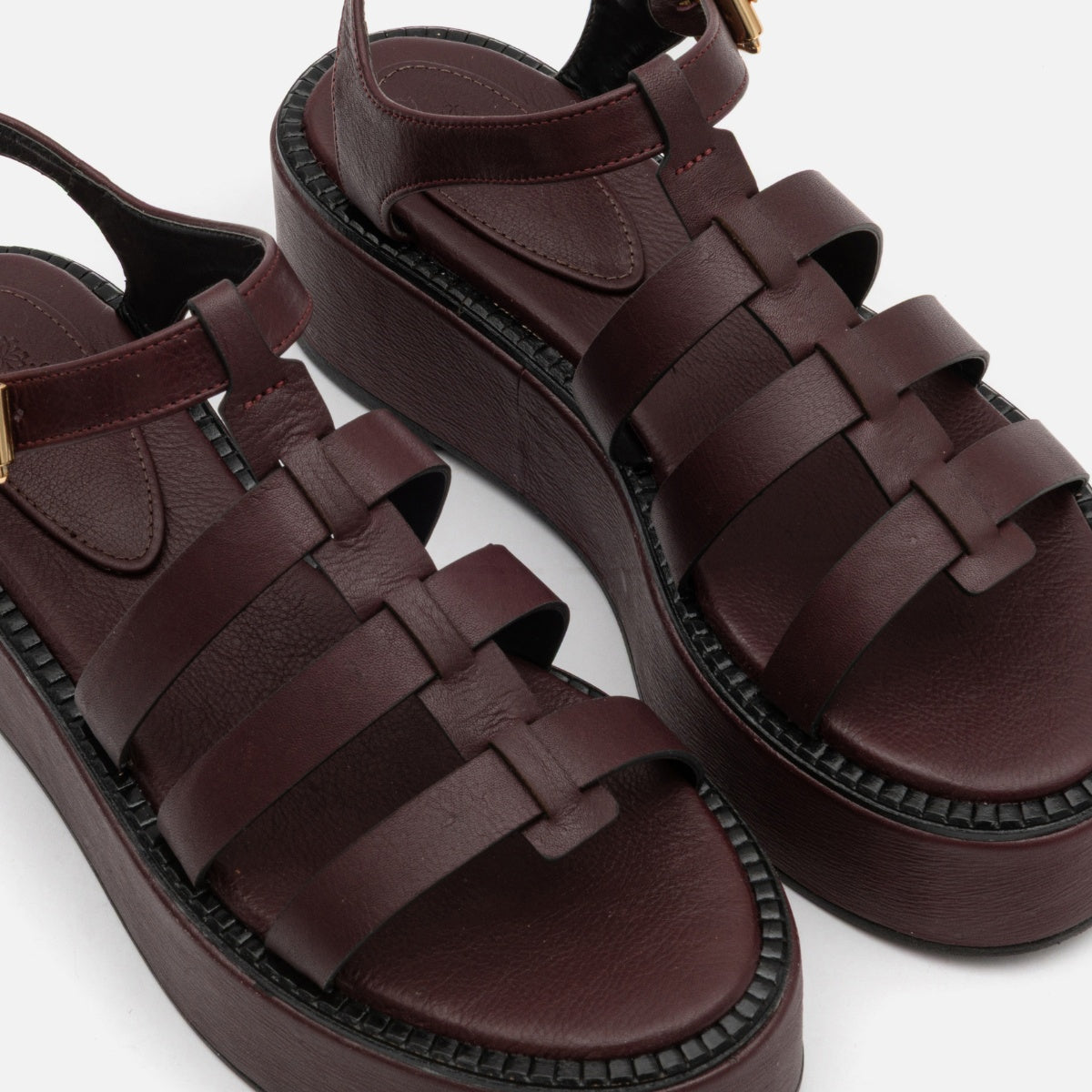 Flatform Fisherman em Couro Bordô