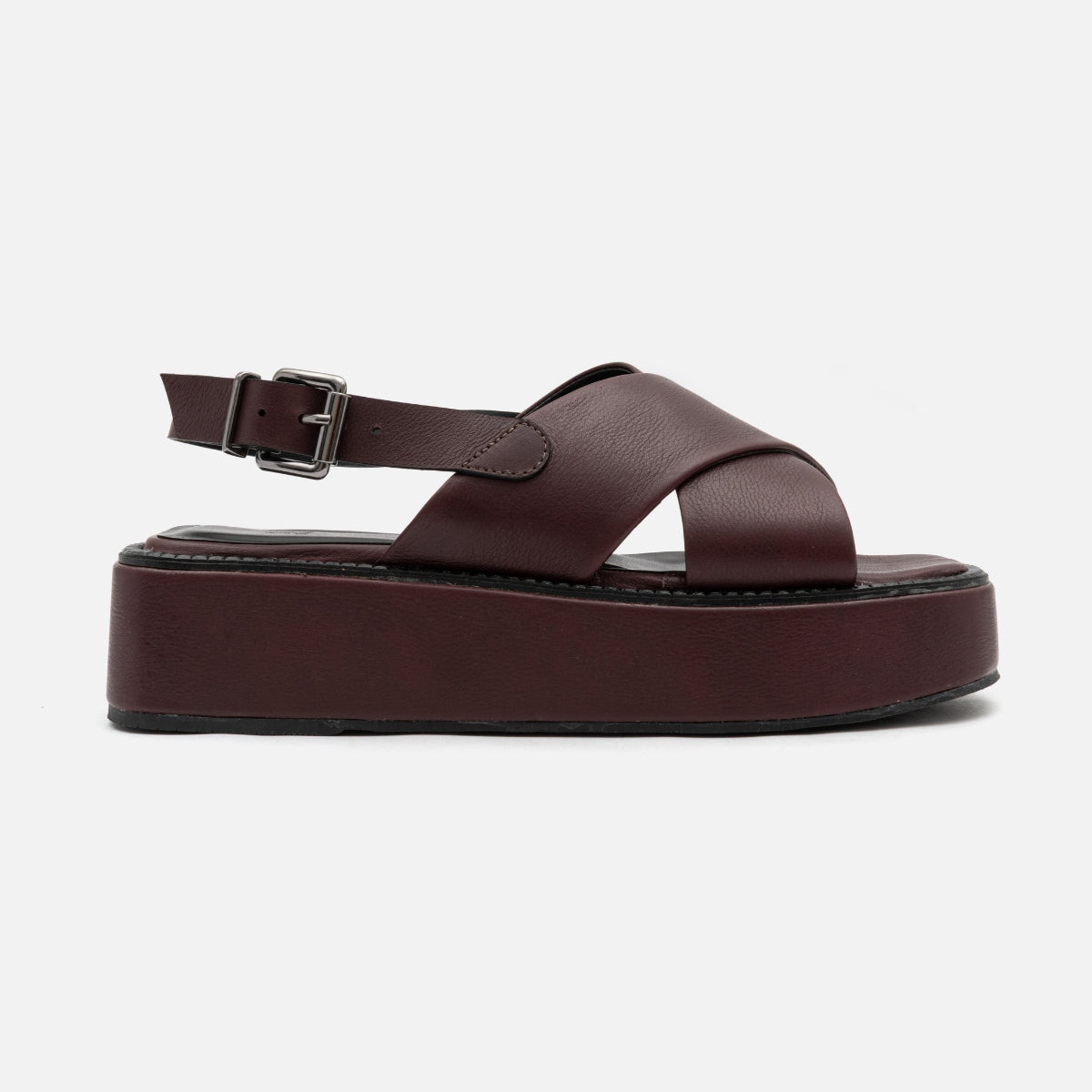 Flatform Tiras Cruzadas em Couro Cabernet