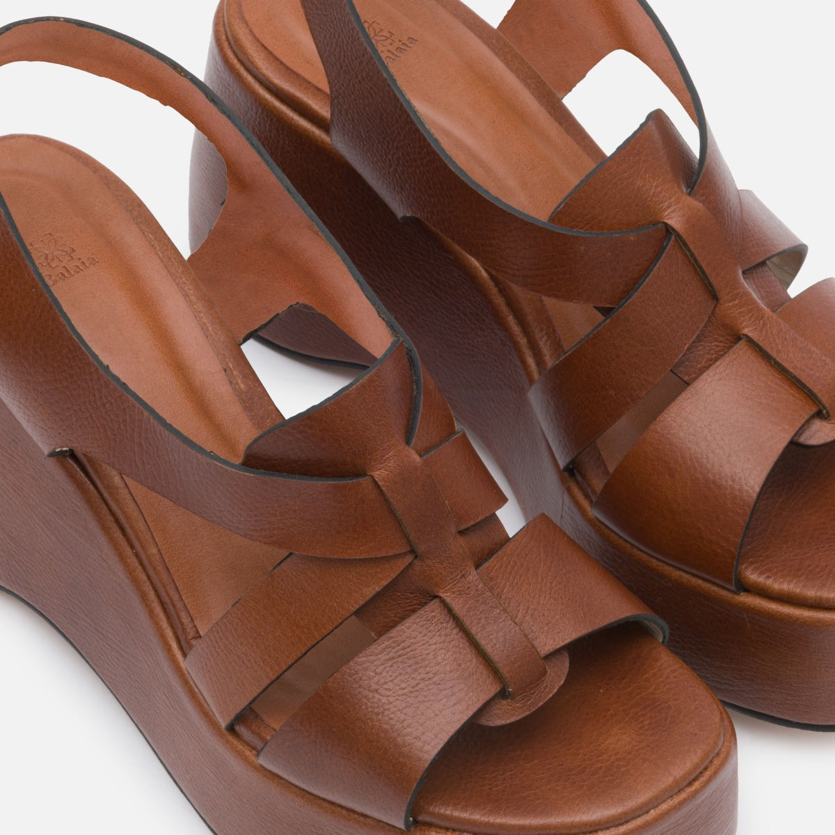 Sandália plataforma tiras carmel