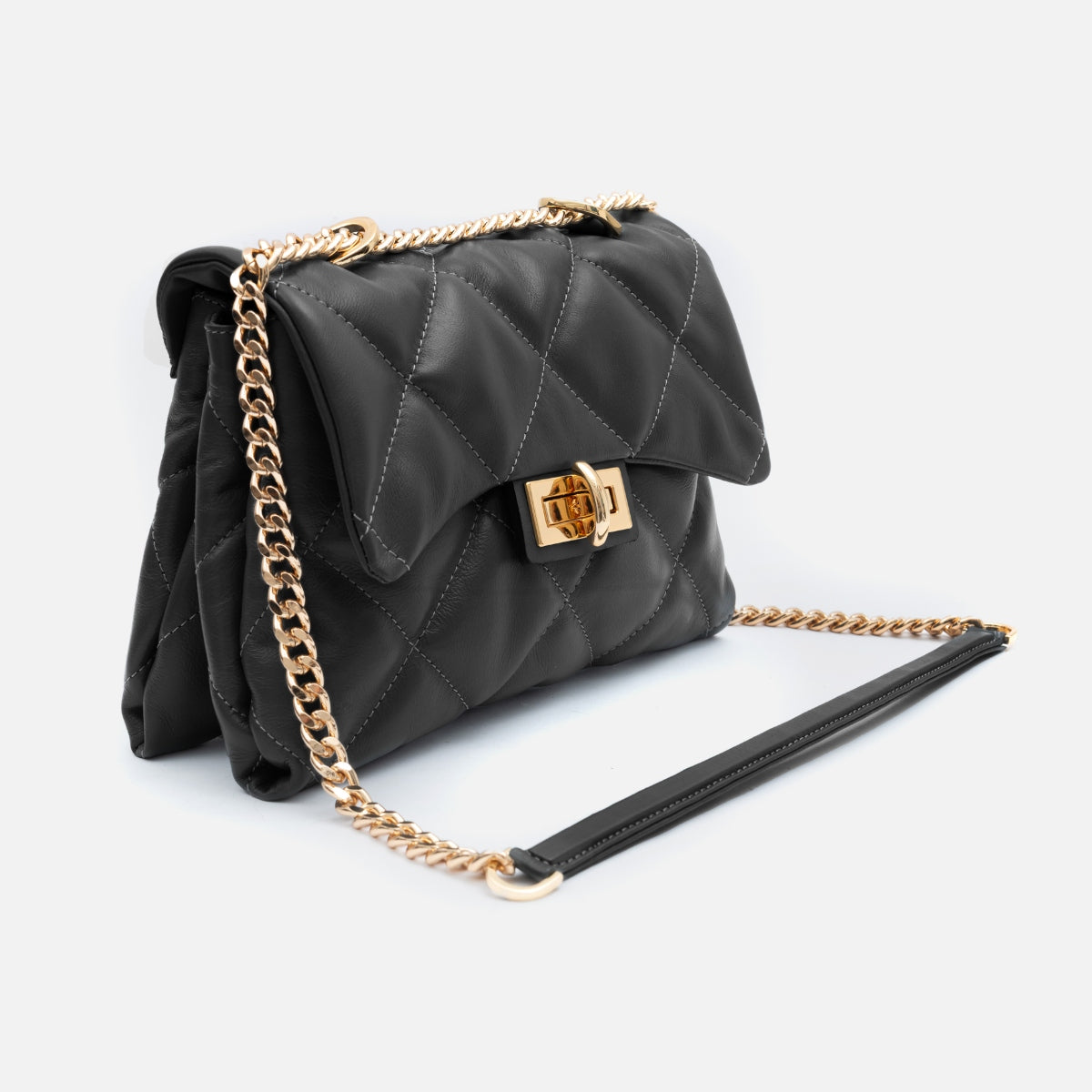 Bolsa Iza em Couro Preto