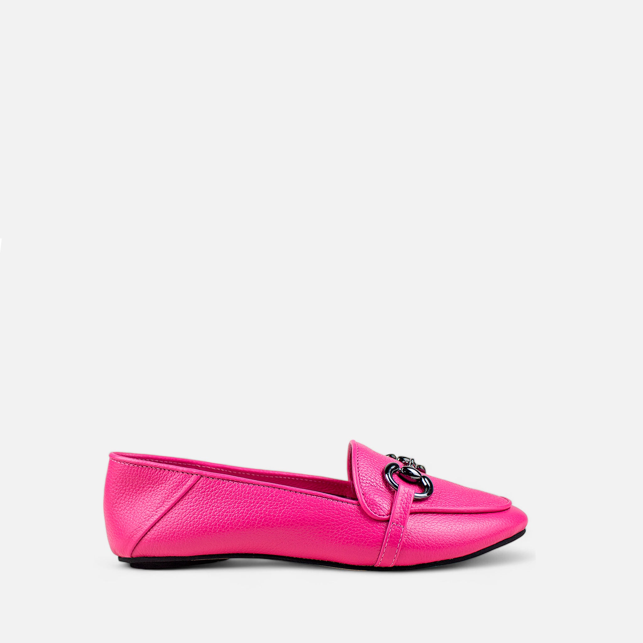 Mocassim com Detalhe em Metal em Couro Fúcsia