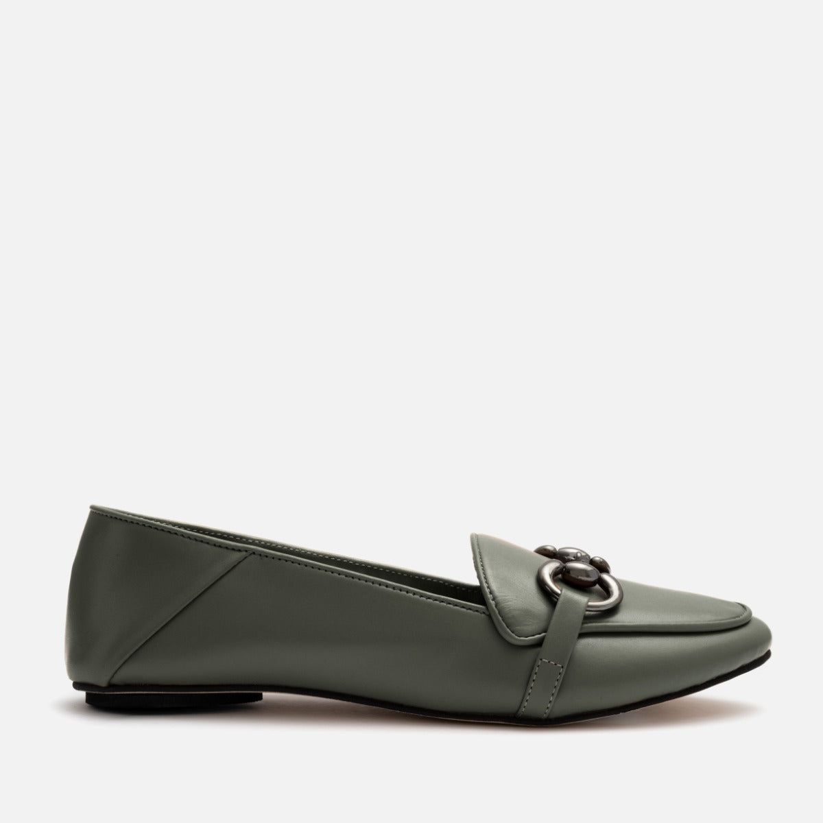 Mocassim com Detalhe em Metal em Couro Musgo