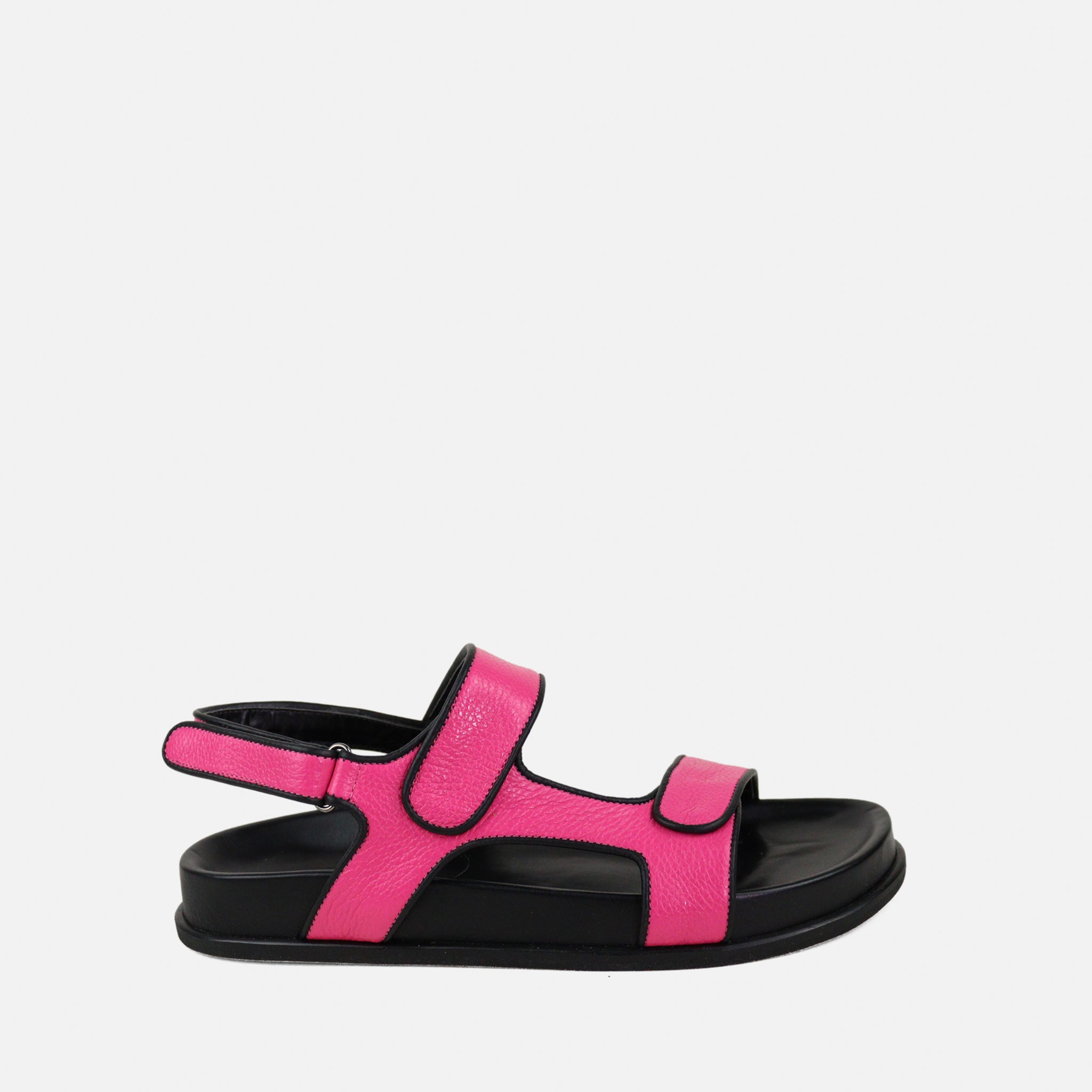 Sandália Papete com Detalhe em Vivo em Couro Magenta