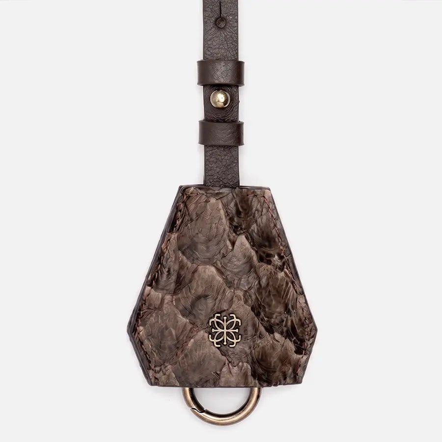 Bag Charm Multifuncional em Couro Pirarucu Café - Balaia