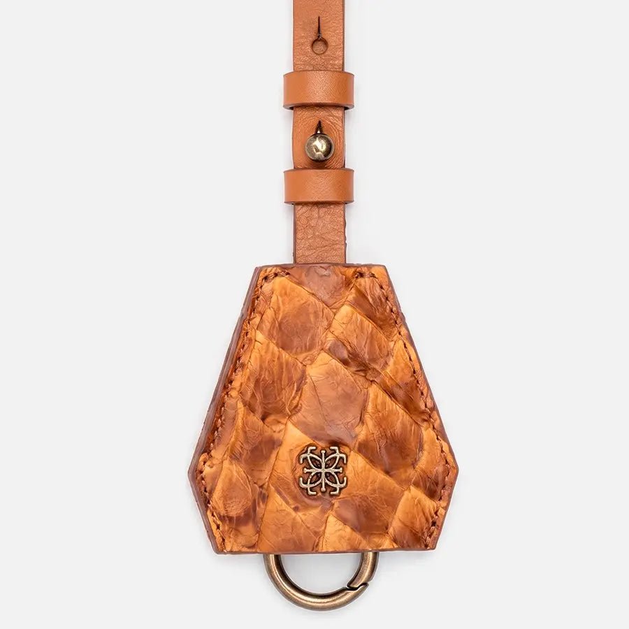 Bag Charm Multifuncional em Couro Pirarucu Carmel - Balaia