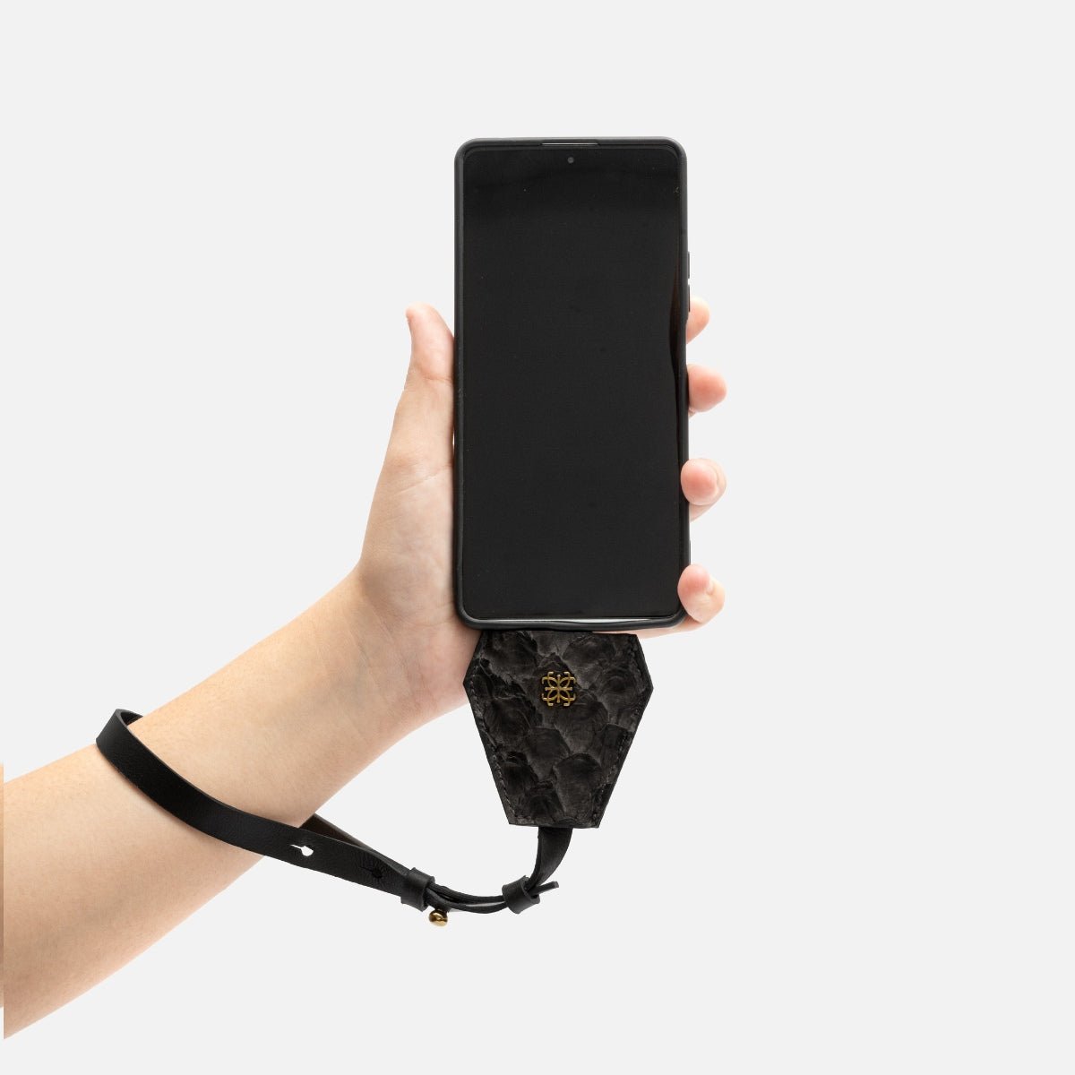 Bag Charm Multifuncional em Couro Pirarucu Preto - Balaia