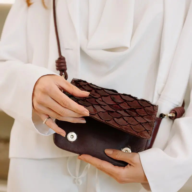 Bolsa Selena em Couro Pirarucu Cabernet - Balaia
