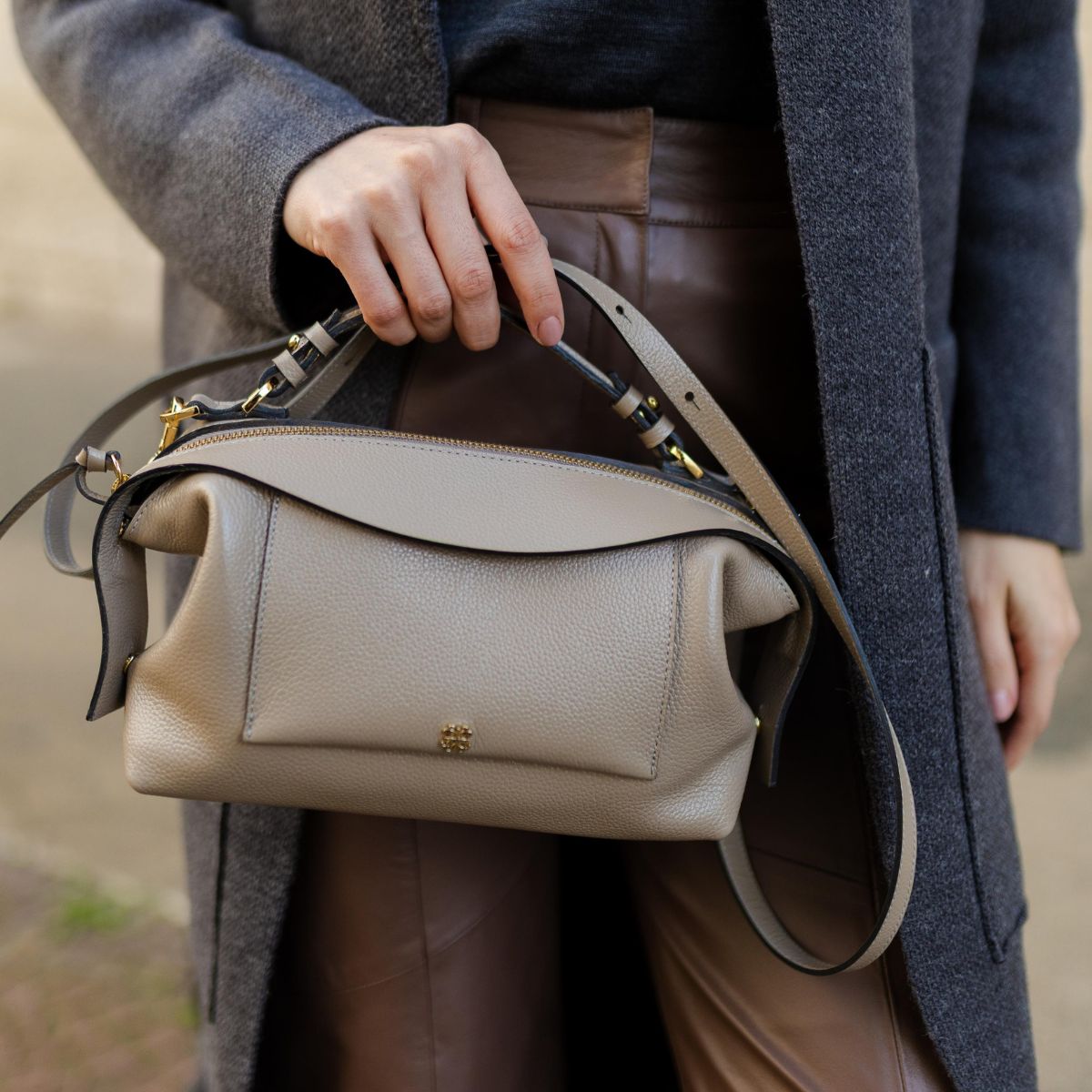 Bolsa Sil M em Couro Grigio - Balaia