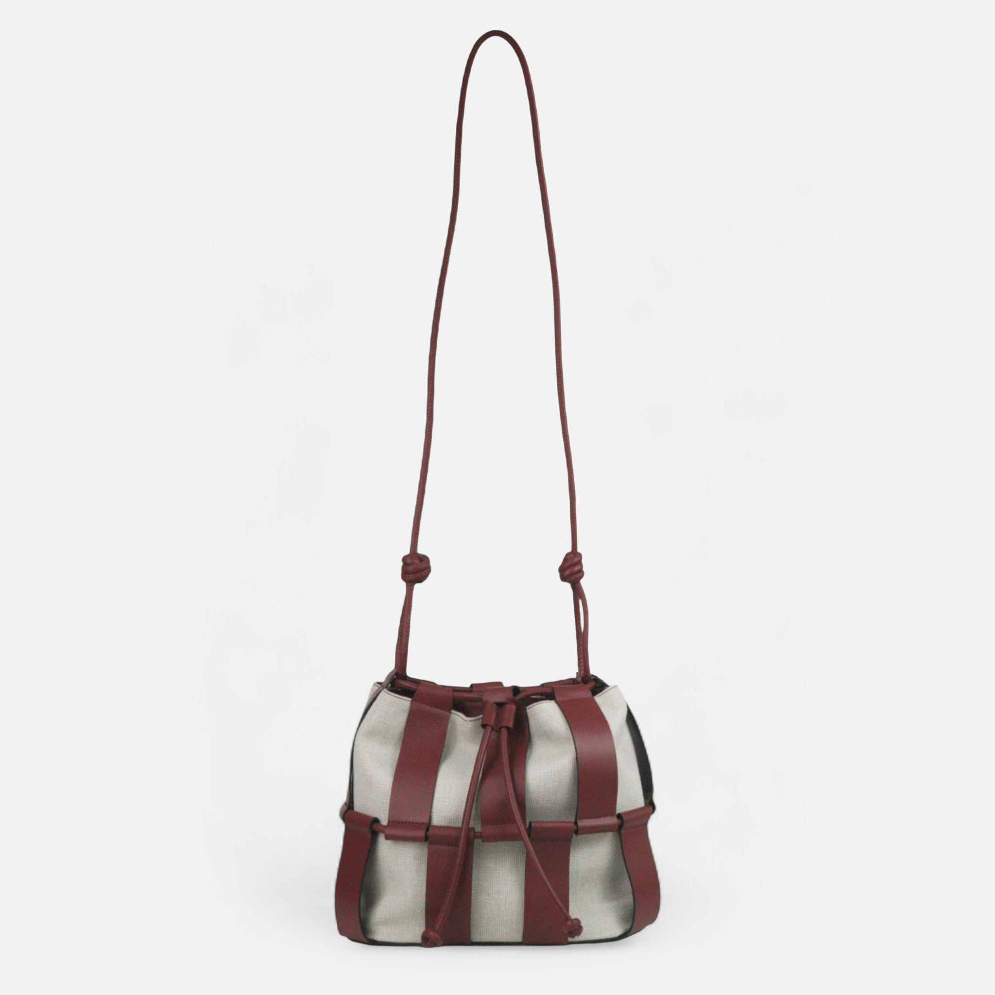 Bolsa Zena em Couro Cabernet - Balaia