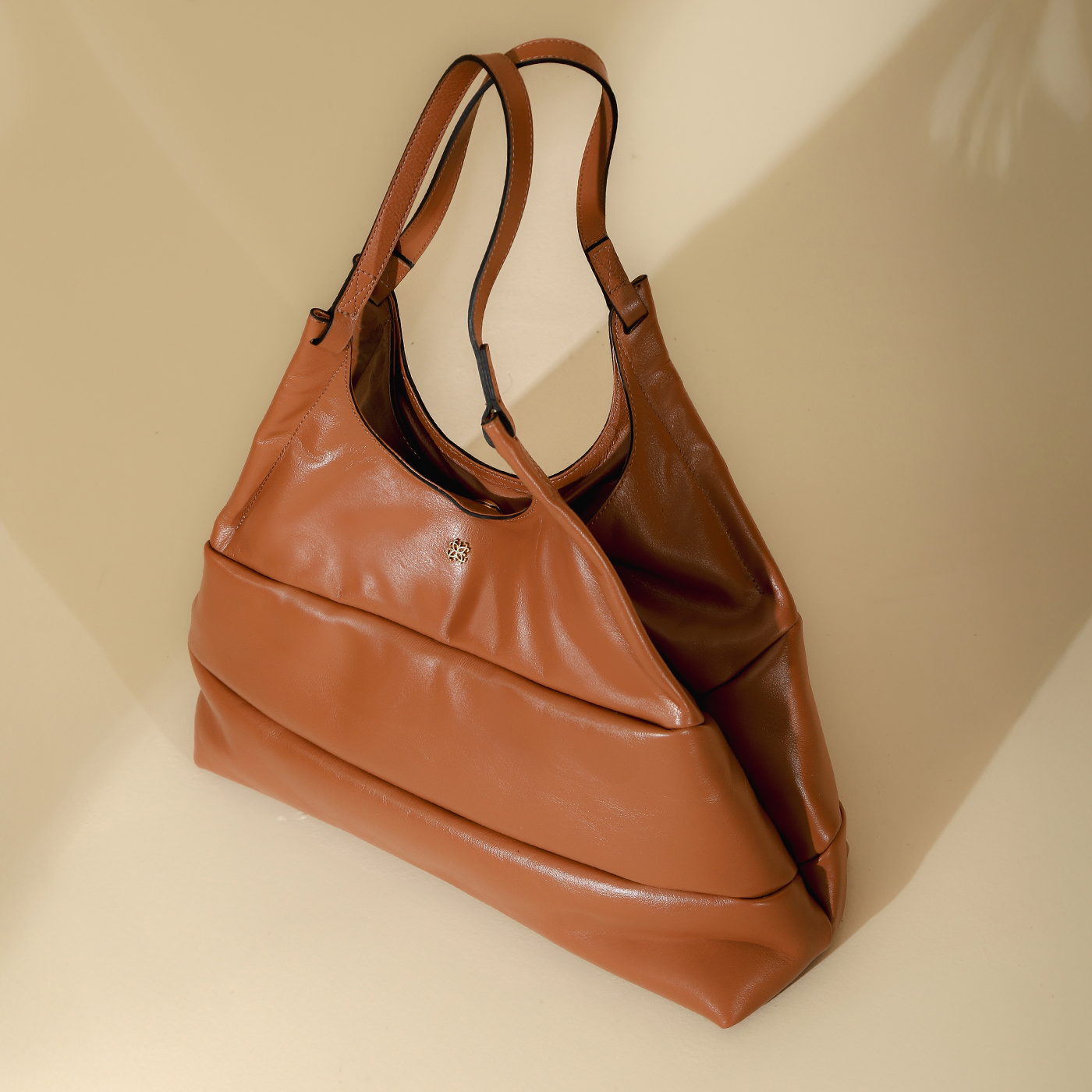 Bolsa Clara Tote em Couro Carmel