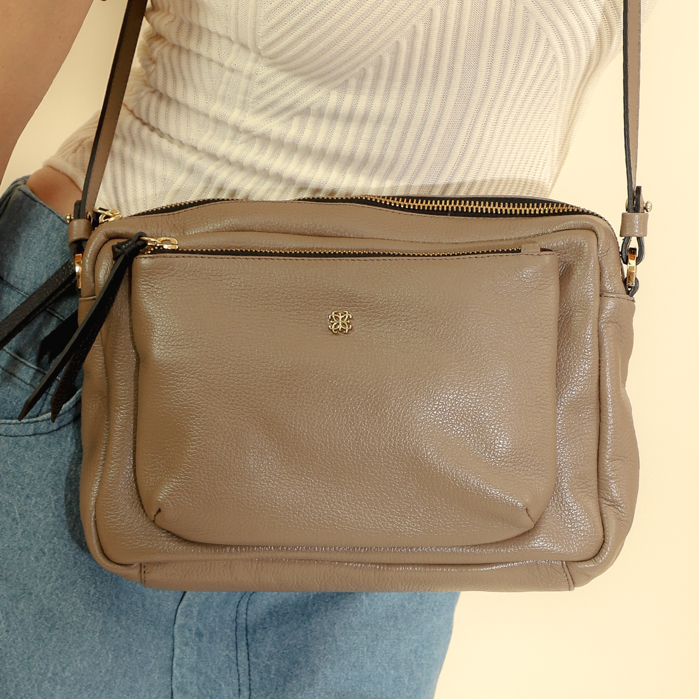 Bolsa Mira em Couro Grigio com Preto