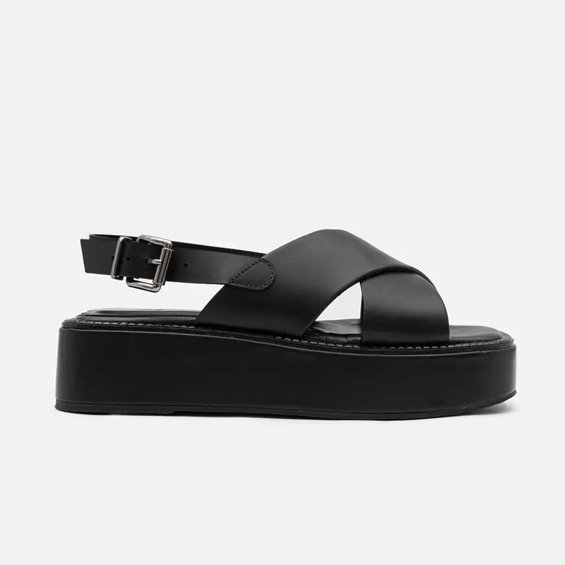 Flatform Tiras Cruzadas em Couro Preto - Balaia