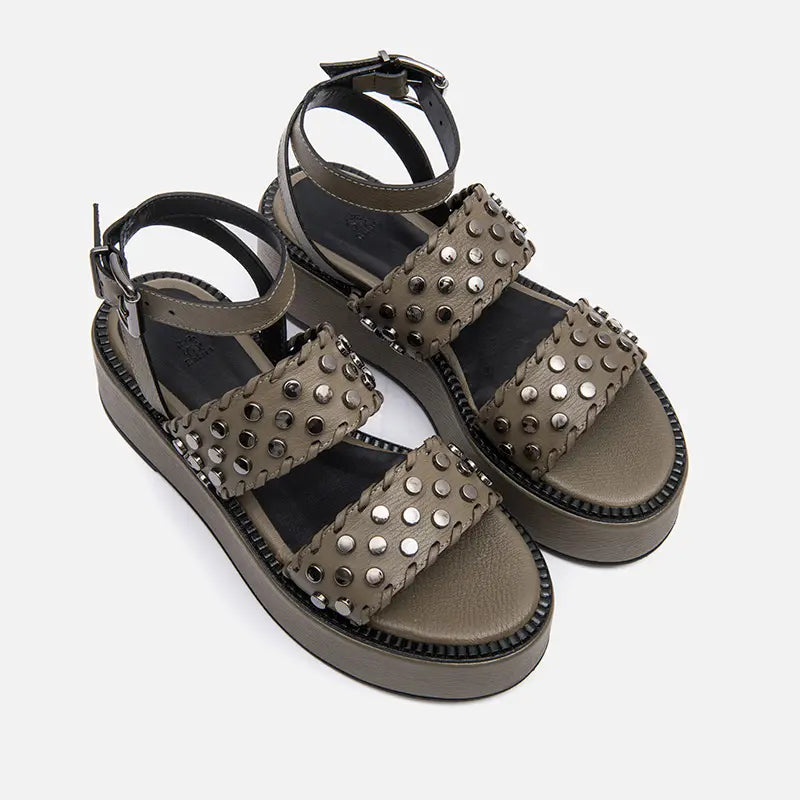 Flatform com Tachas em Couro Khaki