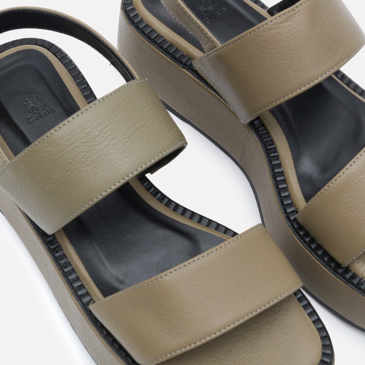 Sandália Flatform em Couro Khaki - Balaia