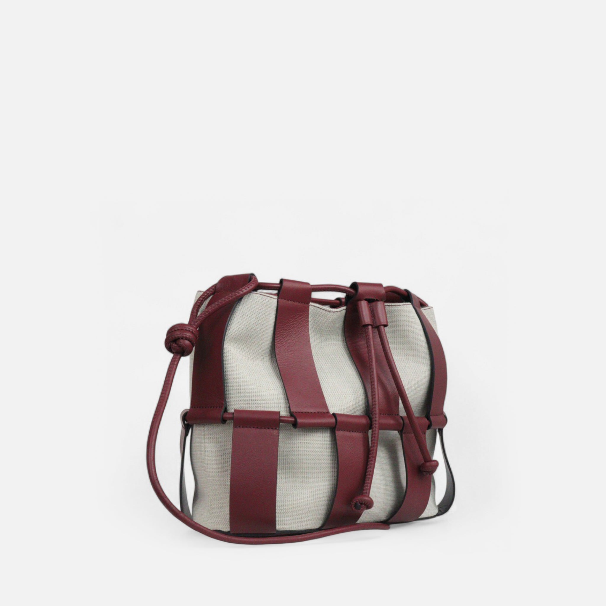 Bolsa Zena em Couro Cabernet